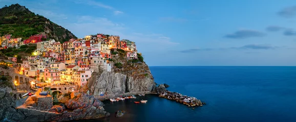 Keuken foto achterwand Liguria Manarola, Cinque Terre (Italiaanse Rivièra, Ligurië) high-definition panorama bij schemering