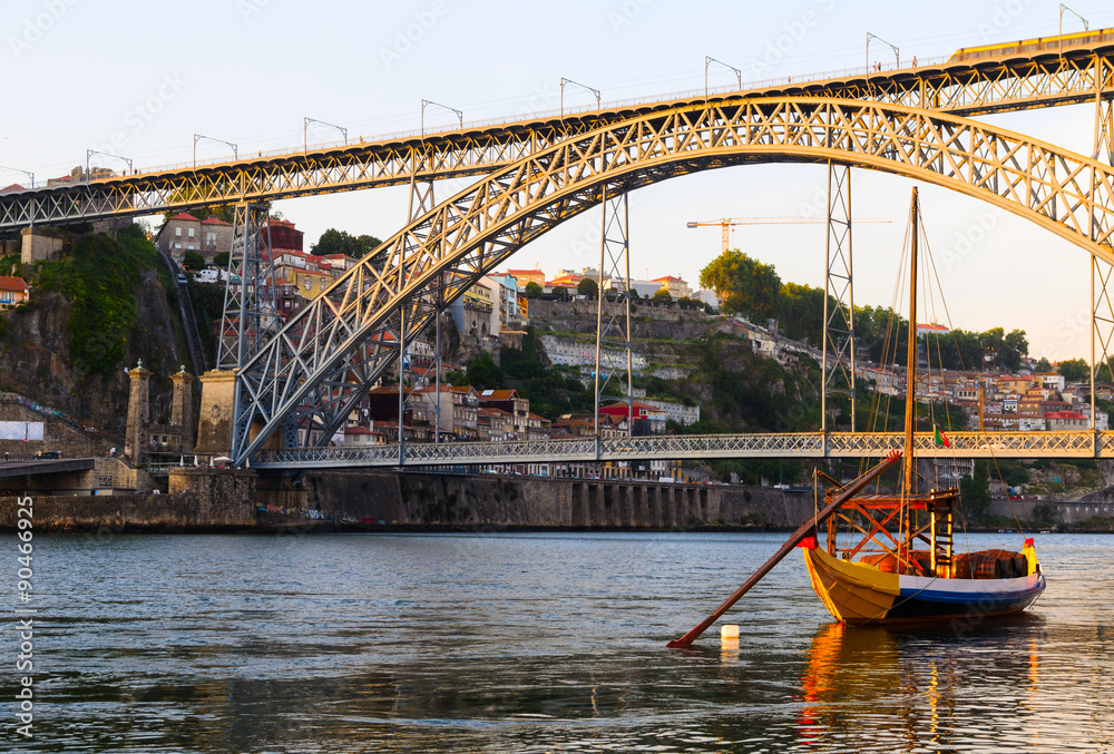 Wall mural dom luis i bridge