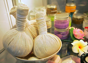 Spa herbal compressing balls