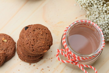 Chocolate chip cookies and cocoa drinks
