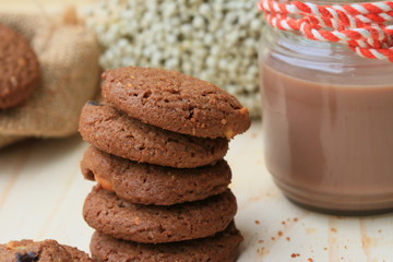 Chocolate chip cookies and cocoa drinks
