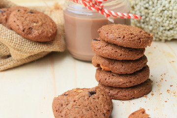 Chocolate chip cookies and cocoa drinks