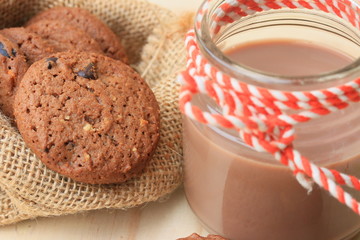 Chocolate chip cookies and cocoa drinks