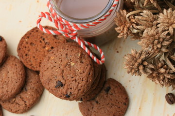 Chocolate chip cookies and cocoa drinks