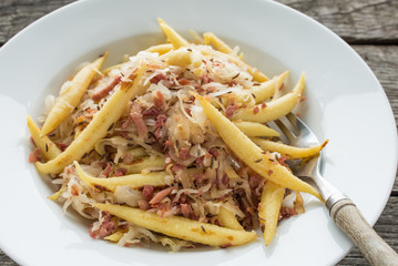 Schupfnudeln mit Sauerkraut und Speck