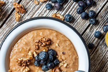 Home porridge with honey.