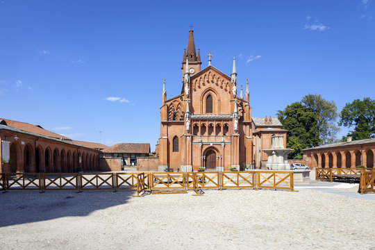 Pollenzo-Bra (Cuneo): San Vittore church. Color image