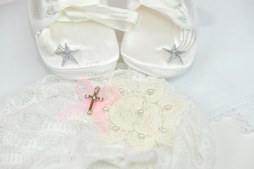 Plakat Baby shoes and cross for christening