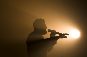Chanteur silhouette