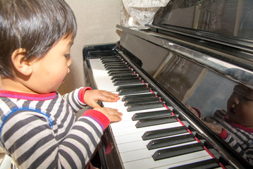 ピアノと男の子