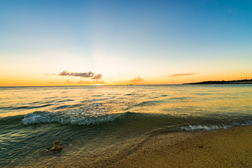 Obraz premium Sunset, sunlight, sea. Okinawa, Japan, Asia.