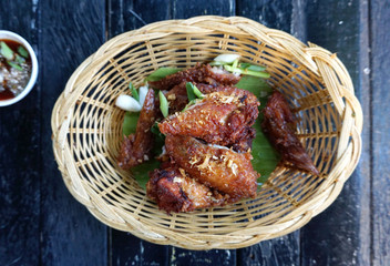 Deep fried chicken wing with garlic