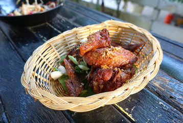 Deep fried chicken wing with garlic