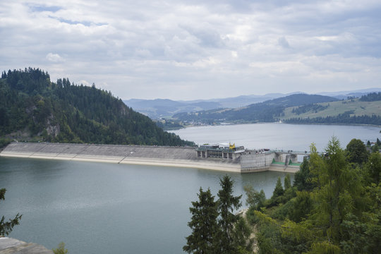 Czorsztyn Dam on Dunajec River