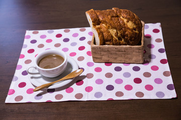 フランスパンとホットコーヒー