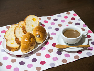 コーヒーとパン