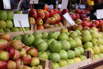 Apple stall market