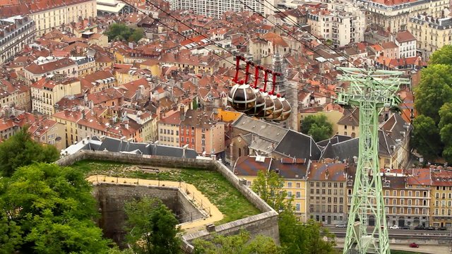 T&eacute;l&eacute;ph&eacute;rique de Grenoble remonte en acc&eacute;l&eacute;r&eacute;