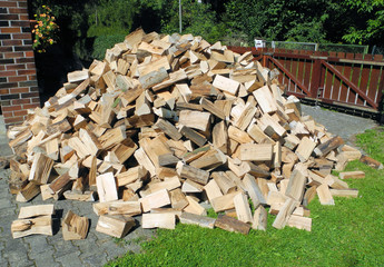 Stapel mit Kaminholz