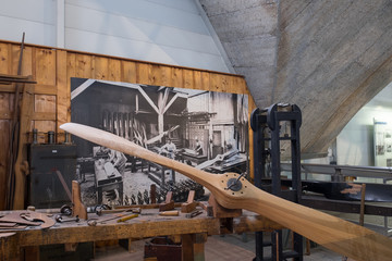 Holzpropeller mit Werkbank