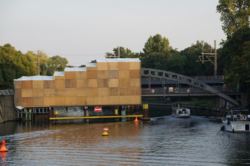 Brückenbau an der Spree