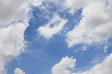 Obraz premium Clouds in the blue sky