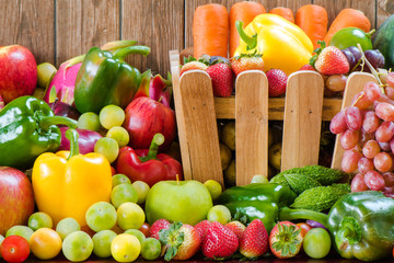 Fresh fruits and vegetables organics for healthy