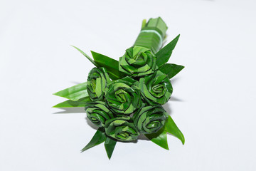 Fresh Pandanus leaf weave to rose bouquet