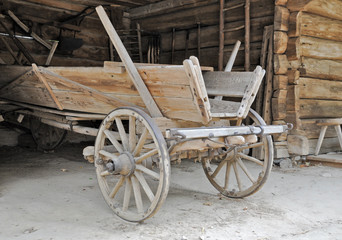 Fototapeta na wymiar wóz konny-dawny środek transportu