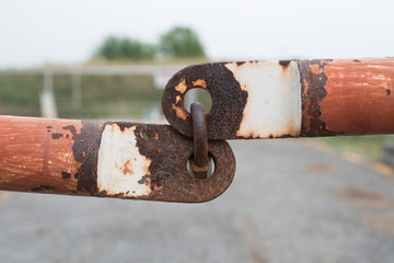 The locking old bar