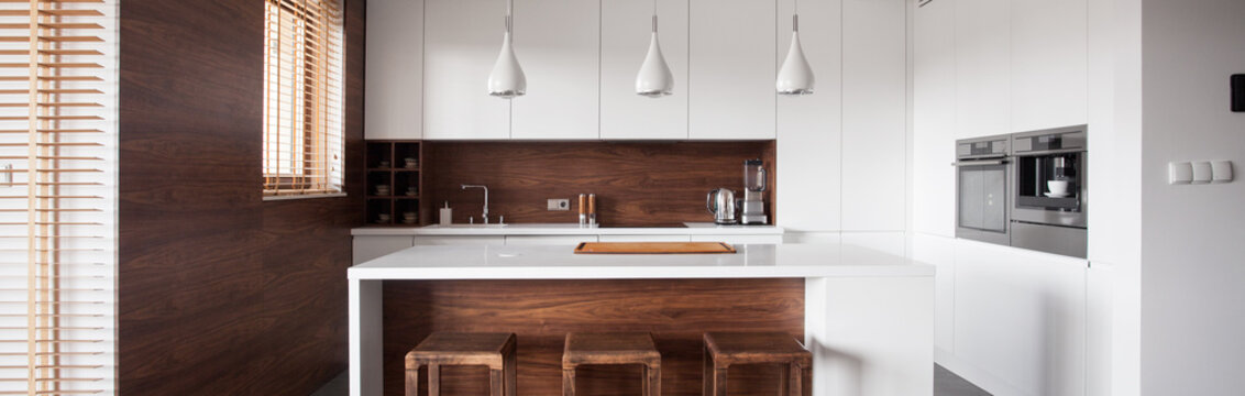 Kitchen Island In Wood Kitchen