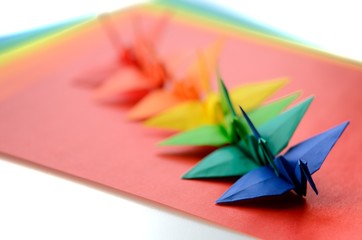 7色の折り鶴と折り紙