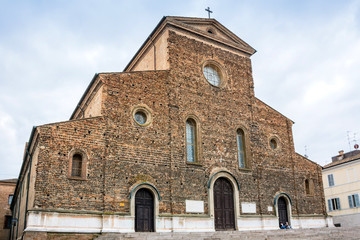 Fototapeta na wymiar cathedral in Faenza, Italy