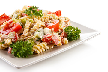 Pasta with tuna and vegetables 