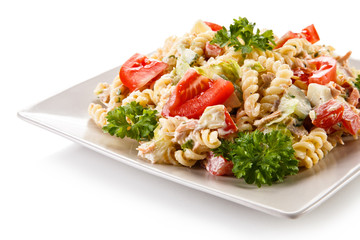 Pasta with tuna and vegetables 