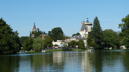 Fototapeta na wymiar Wasserschloss Franzensburg