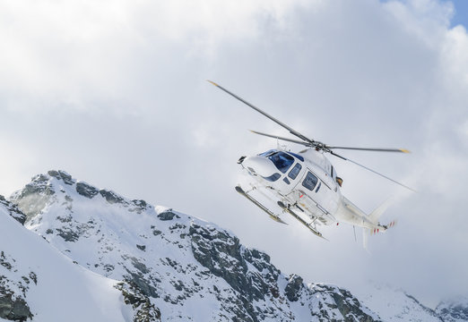 Helikopter im Hochgebirge
