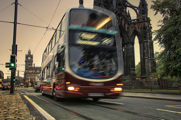 Fototapeta na wymiar Bus in Edinburgh