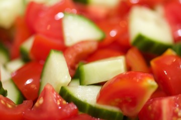 Tomate-Gurken Salat