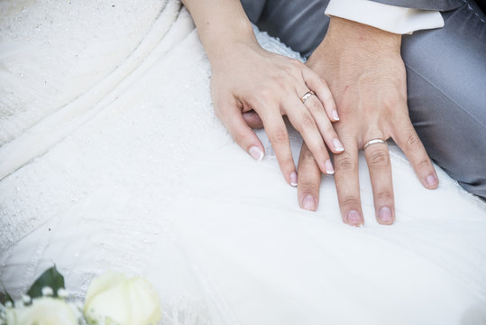 mani degli sposi