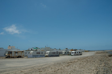 Fototapeta na wymiar Puerto de la cruz, villaggio di roulotte
