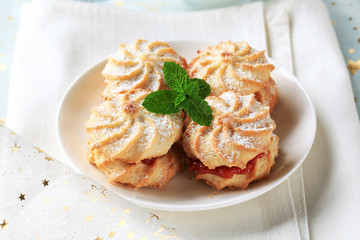 Jam sandwich cookies