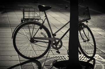 Fototapeta na wymiar Retro bike on the street 