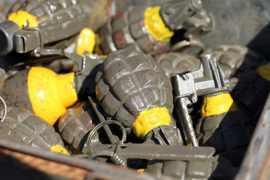 Grenades &agrave; fragmentation