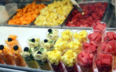 mixed fruit baskets and fruit salad for sale