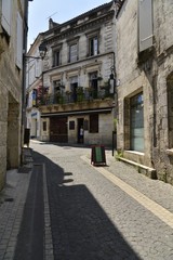 L'une des rues touristiques de la vile haute d'Angoulême 