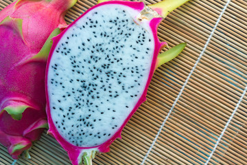 Hylocercus undatus (Haw) Brit. & Rose