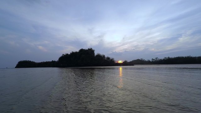 Sunrise at Nopparat Thara Beach,  Aonang, Ao Nang, Krabi, Thailand, Asien