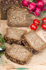 wholemeal bread with sunflower seeds and delicious fresh vegetables