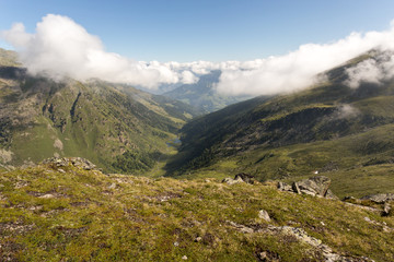Obraz premium Panorama sur les sommets rocheux des Alpes